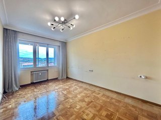 Piso en venta en Azpilagaña en Pamplona