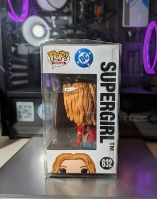 Funko Supergirl 632 Special Edition + Protector