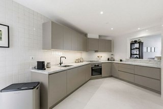 Piso en venta en Los Naranjos - Las Brisas en Marbella
