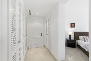 Piso en venta en Los Naranjos - Las Brisas en Marbella