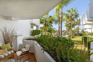 Piso en venta en Los Naranjos - Las Brisas en Marbella