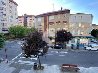 Piso en venta en As Lagoas en Ourense