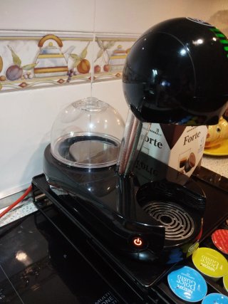 Cafetera Dolce Gusto DeLonghi Automática