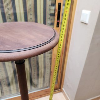 Mesa auxiliar, candelabro antiguo de caoba
