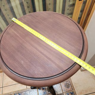 Mesa auxiliar, candelabro antiguo de caoba