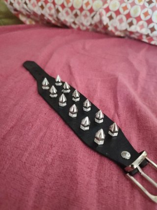 Bracciale punk chiodato alternativo