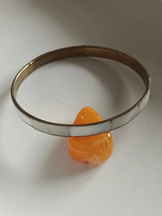 Bracciale in madreperla color oro