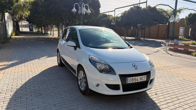 Renault Scenic 2011