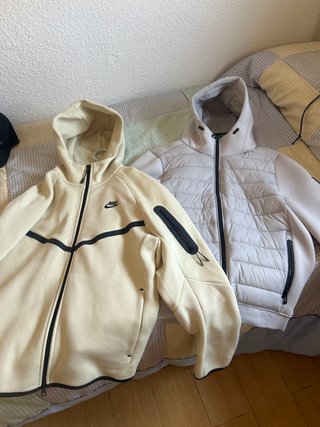 Conjunto Chaquetas Nike Beige y Gris
