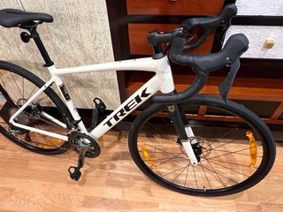 Bicicleta de carretera Trek nueva