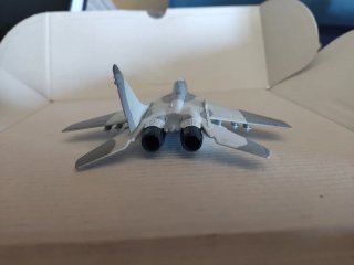 Maqueta Avión MIG-29A Fulcrum Iraquí 1:100 metal