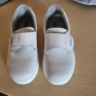 Zuecos de trabajo blancos