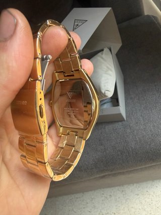 Reloj Guess Dorado