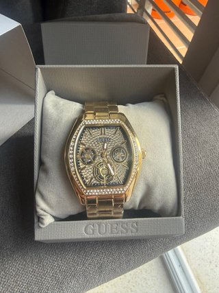 Reloj Guess Dorado