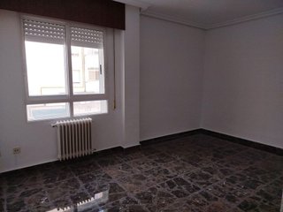 Piso en venta en Santa Cruz - Industria - Polígono Campollano en Albacete