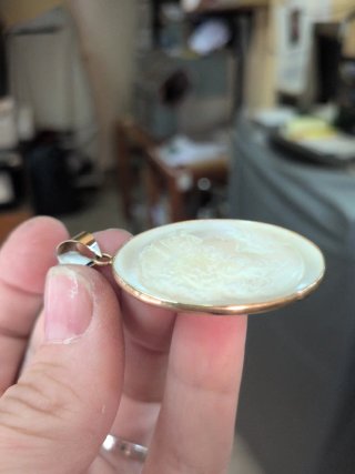 Colgante Camafeo Oro 18k y Nácar