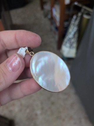 Colgante Camafeo Oro 18k y Nácar