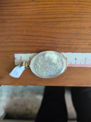 Colgante Camafeo Oro 18k y Nácar