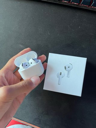 AirPods 4 ANC
