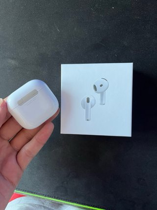 AirPods 4 ANC