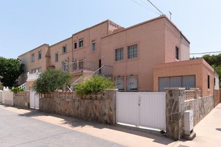 Casa adosada en venta en Ciudad Jardín - Tagarete - El Zapillo en Almería