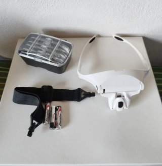 Occhiali visore ingranditore con luci LED