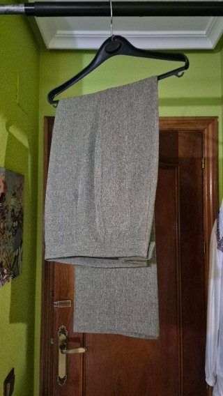 Traje de chaqueta y pantalón gris mujer