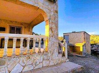 Chalet en venta en Crevillent