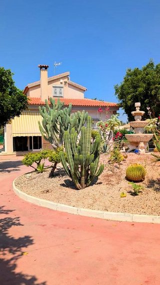 Chalet en venta en Jubalcoi en Elche