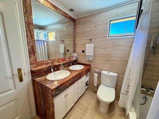 Casa adosada en venta en El Ejido - Santa Ana en León