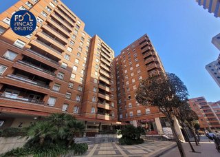 Piso en venta en San Pedro de Deusto-La Ribera en Bilbao
