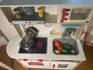 Cocina infantil d madera-INCL. COMIDA Y ACCESORIOS