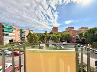Piso en venta en Vinateros en Madrid