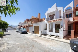 Casa adosada en venta en Cervantes en Granada