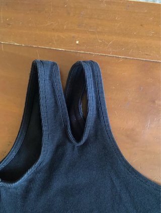 Top negro asimétrico de un hombro Mango XS