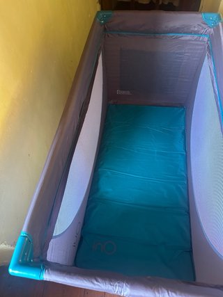 Cuna de viaje Oui by Olmitos, con colchon.