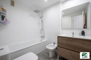 Piso en venta en Poniente-Norte - Miralbaida - Parque Azahara en Córdoba