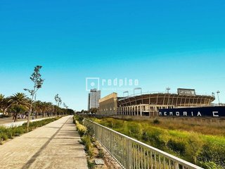 Terreno en venta en Mangas Verdes - Las Flores - Parque del Sur en Málaga