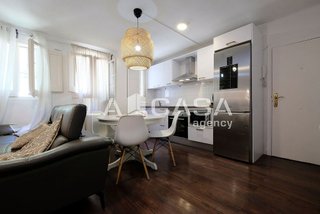 Piso en venta en Montbau en Barcelona