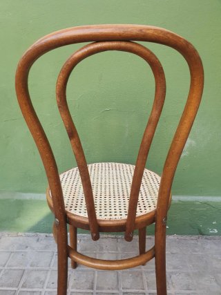 Silla antigua estilo Thonet madera y ratán