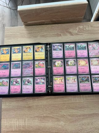Colección de cartas Pokémon Phantasmal Flames