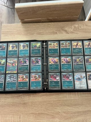 Colección de cartas Pokémon Phantasmal Flames