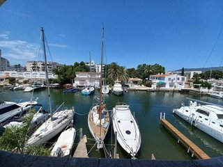 Piso en venta en Santa Margarida en Roses