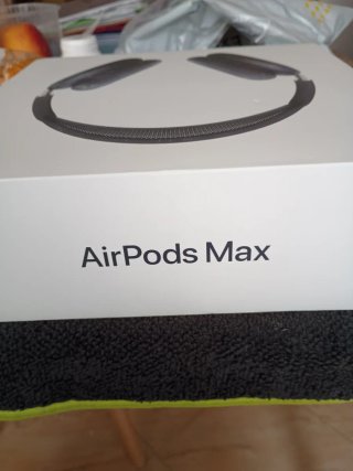 Apple AirPods Max Space Gray