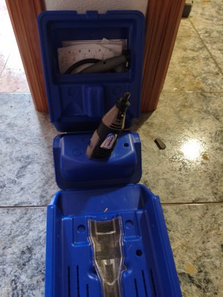 Dremel con accesorio flexible