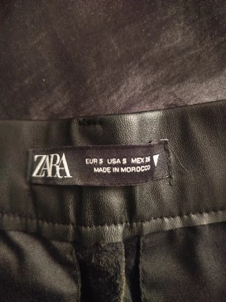 Shorts piel Zara