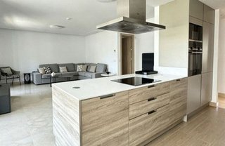 Piso en alquiler en Nueva Andalucía centro en Marbella