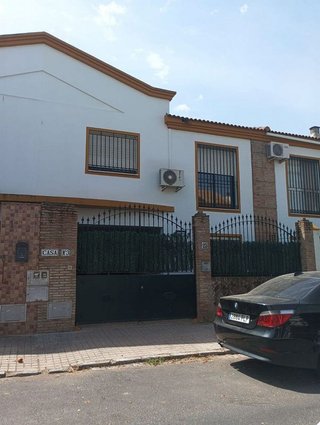 Casa adosada en venta en Colores - Entreparques en Sevilla
