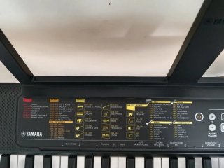 Teclado Yamaha PSR-F52