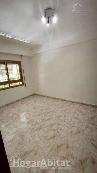 Piso en venta en Ciutat Jardí en Valencia
